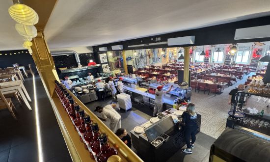 الإسرائيليون ممنوعون في بيتزيريا زولو