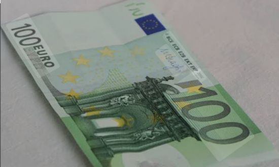 البنك المركزي الأوروبي يوصي بالاحتفاظ بمبالغ نقدية في المنزل