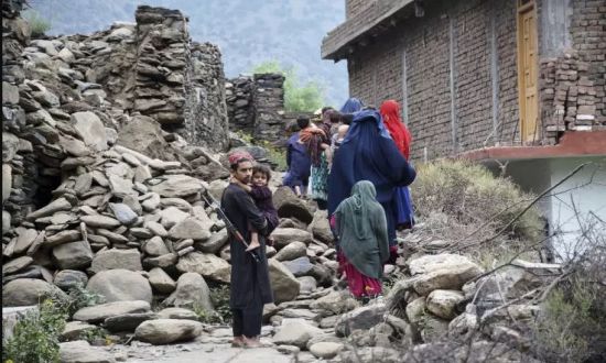 زلزال يضرب افغانستان يخلف آلاف الضحايا