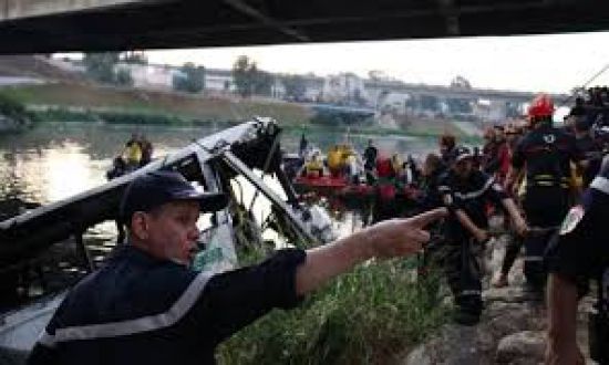 سقوط حافلة في وادي الحراش بالجزائر