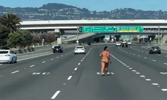 femme nue a San Fransisco