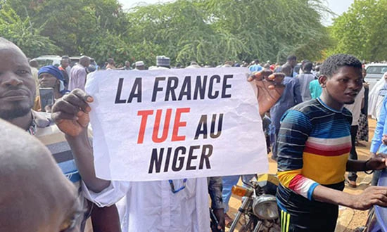 manifestation anti francais a Niamey