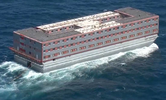 prison flottante